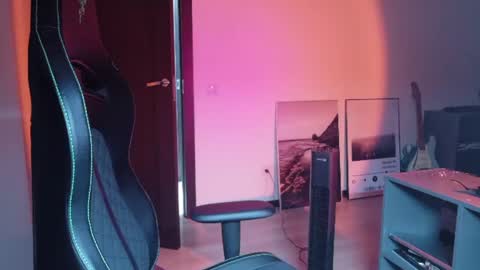 freak online show from 08-01-26, 10:30