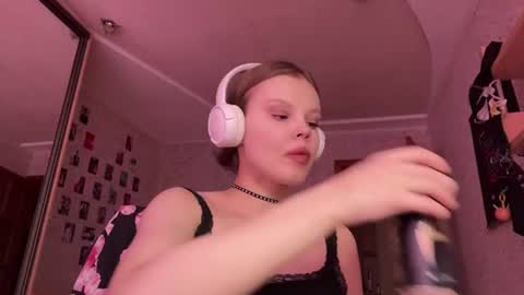 Dee online show from 07-07-26, 11:25