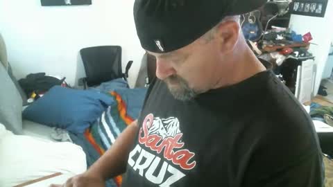 Snapshot of deango831 chatting on 10-27-25, 05:17 Deango online show from 10-27-25, 05:17