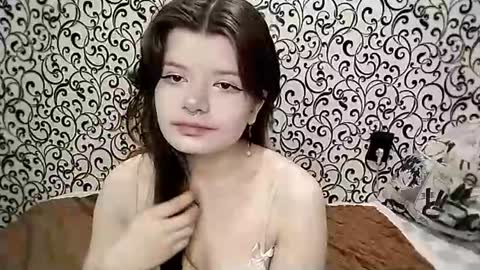 Snapshot of deannemillener chatting on 06-08-26, 05:13 Camille online show from 06-08-26, 05:13