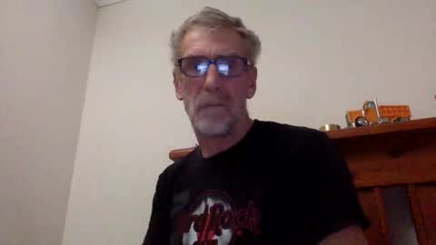 Snapshot of deanofflove2210 chatting on 12-16-24, 07:48 deanofflove2210 online show from 12-16-24, 07:48