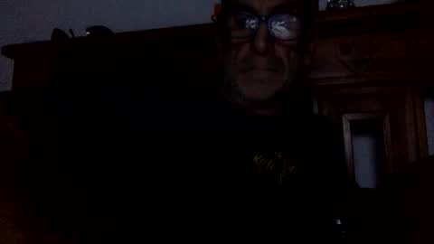 Snapshot of deanofflove2210 chatting on 12-29-24, 07:00 deanofflove2210 online show from 12-29-24, 07:00