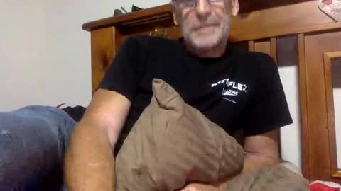 Snapshot of deanofflove2210 chatting on 01-02-25, 12:35 deanofflove2210 online show from 01-02-25, 12:35