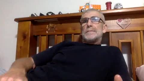 Snapshot of deanofflove2210 chatting on 01-04-25, 01:10 deanofflove2210 online show from 01-04-25, 01:10