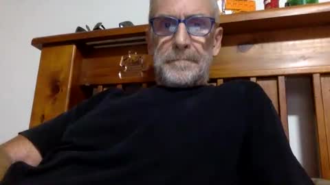 Snapshot of deanofflove2210 chatting on 01-08-25, 05:59 deanofflove2210 online show from 01-08-25, 05:59