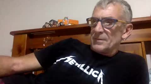 Snapshot of deanofflove2210 chatting on 01-18-25, 08:20 deanofflove2210 online show from 01-18-25, 08:20