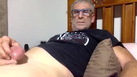 Snapshot of deanofflove2210 chatting on 02-01-25, 03:07 deanofflove2210 online show from 02-01-25, 03:07