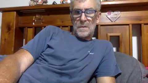 Snapshot of deanofflove2210 chatting on 02-08-25, 10:18 deanofflove2210 online show from 02-08-25, 10:18