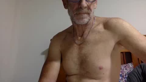 Snapshot of deanofflove2210 chatting on 02-11-25, 04:11 deanofflove2210 online show from 02-11-25, 04:11