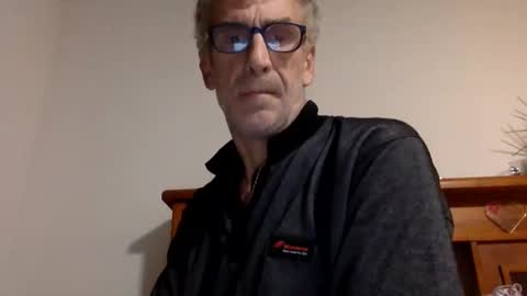Snapshot of deanofflove2210 chatting on 03-10-25, 04:28 deanofflove2210 online show from 03-10-25, 04:28