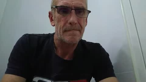 Snapshot of deanofflove2210 chatting on 06-25-26, 06:12 deanofflove2210 online show from 06-25-26, 06:12