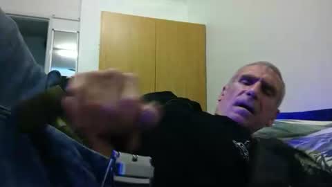 Snapshot of deanofflove2210 chatting on 06-27-26, 04:06 deanofflove2210 online show from 06-27-26, 04:06