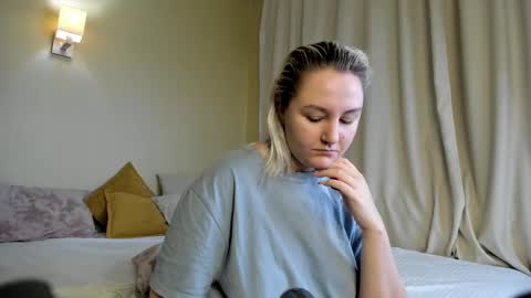 Debbie Mon Tue Fri Sun Sat GMT 3 1000am - 0400pm  online show from 12-29-24, 05:54