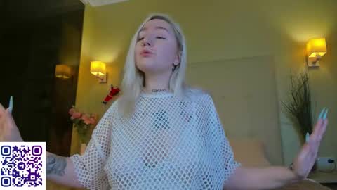 Debbie Mon Tue Fri Sun Sat GMT 3 1000am - 0400pm  online show from 01-07-26, 05:26