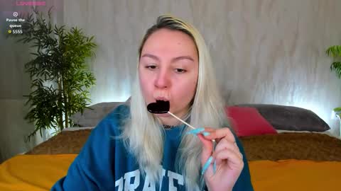 Debbie Mon Tue Fri Sun Sat GMT 3 1000am - 0400pm  online show from 02-13-26, 06:15