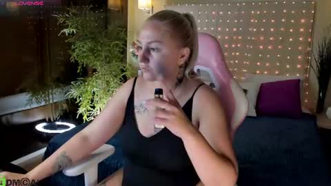 Snapshot of debbie_taylor chatting on 07-23-26, 05:22 Debbie Mon Tue Fri Sun Sat GMT 3 1000am - 0400pm online show from 07-23-26, 05:22