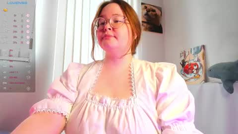 Snapshot of debbiewood chatting on 10-17-25, 06:05 DeboraDebbieDee online show from 10-17-25, 06:05