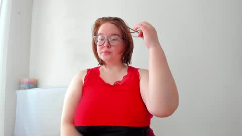 Snapshot of debbiewood chatting on 05-19-26, 05:14 DeboraDebbieDee online show from 05-19-26, 05:14