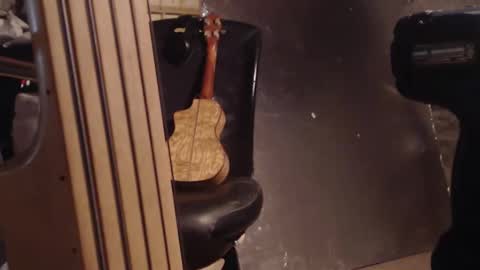 decarabas22 online show from 04-12-26, 07:13