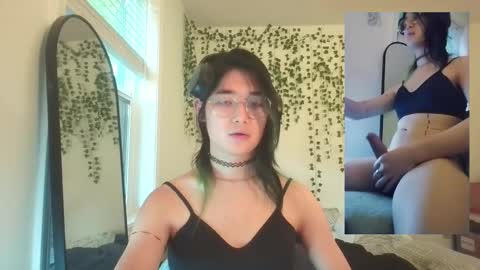 deciduousdoll online show from 10-28-25, 10:12