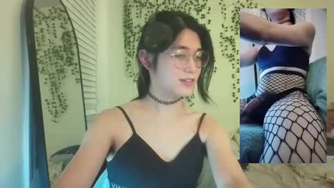 deciduousdoll online show from 11-08-25, 07:30