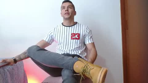 Santiago online show from 03-10-25, 04:46