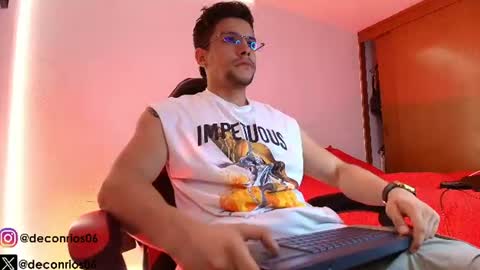 Santiago online show from 06-16-26, 02:03