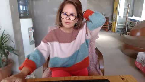 Snapshot of deepintoyourmind chatting on 09-17-25, 07:21 hi guys i m a cute milf i m here for good time and nice people pls be respectfool and enjoy me online show from 09-17-25, 07:21