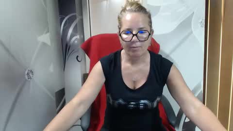 Snapshot of deepintoyourmind chatting on 05-25-26, 07:47 hi guys i m a cute milf i m here for good time and nice people pls be respectfool and enjoy me online show from 05-25-26, 07:47