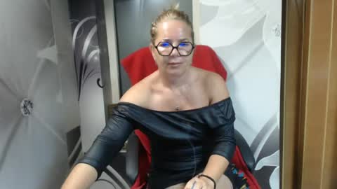 Snapshot of deepintoyourmind chatting on 06-18-26, 02:45 hi guys i m a cute milf i m here for good time and nice people pls be respectfool and enjoy me online show from 06-18-26, 02:45