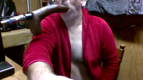 Snapshot of deepthroat227 chatting on 12-24-24, 05:23 Deepthroat My Big Dildos online show from 12-24-24, 05:23