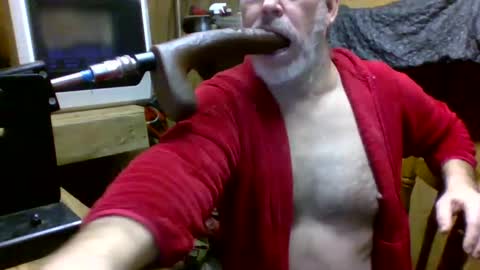 Snapshot of deepthroat227 chatting on 01-25-25, 04:03 Deepthroat My Big Dildos online show from 01-25-25, 04:03