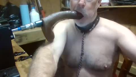 Snapshot of deepthroat227 chatting on 10-16-25, 11:44 Deepthroat My Big Dildos online show from 10-16-25, 11:44