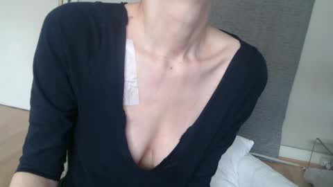 KamiDevi online show from 10-25-25, 12:23