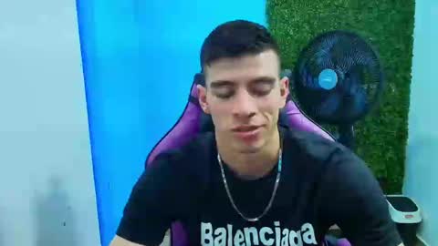 Snapshot of deiby_baby chatting on 01-17-25, 04:39 DEIBY online show from 01-17-25, 04:39