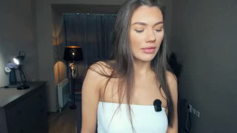 Laura online show from 05-10-26, 07:24