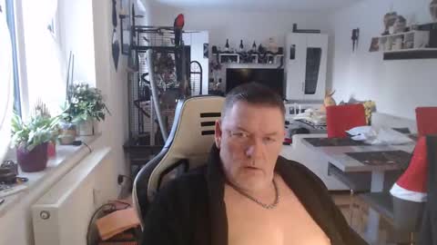 Snapshot of deinprinz2312 chatting on 01-04-25, 07:24 deinprinz2312 online show from 01-04-25, 07:24