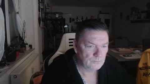 Snapshot of deinprinz2312 chatting on 01-09-25, 02:22 deinprinz2312 online show from 01-09-25, 02:22