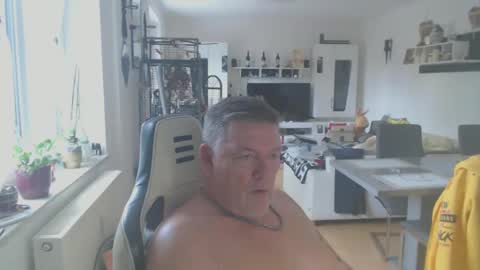 Snapshot of deinprinz2312 chatting on 01-14-25, 10:17 deinprinz2312 online show from 01-14-25, 10:17