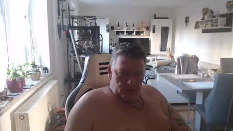 Snapshot of deinprinz2312 chatting on 01-31-25, 09:27 deinprinz2312 online show from 01-31-25, 09:27