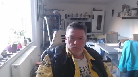 Snapshot of deinprinz2312 chatting on 02-19-25, 07:28 deinprinz2312 online show from 02-19-25, 07:28