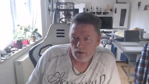 Snapshot of deinprinz2312 chatting on 02-21-25, 08:51 deinprinz2312 online show from 02-21-25, 08:51