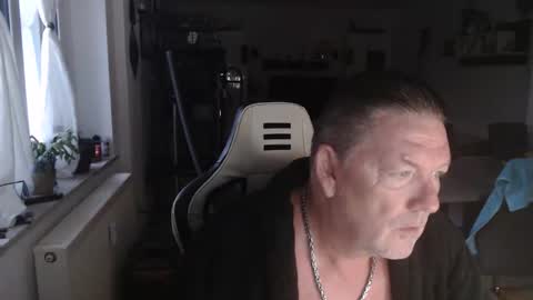 Snapshot of deinprinz2312 chatting on 09-21-25, 04:47 deinprinz2312 online show from 09-21-25, 04:47