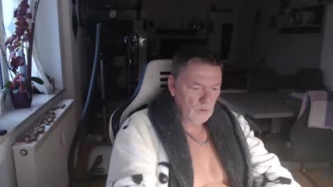 Snapshot of deinprinz2312 chatting on 10-16-25, 05:41 deinprinz2312 online show from 10-16-25, 05:41