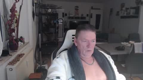 Snapshot of deinprinz2312 chatting on 11-16-25, 05:02 deinprinz2312 online show from 11-16-25, 05:02