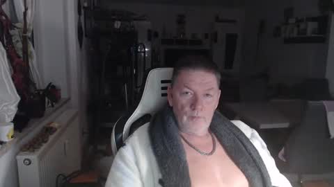 Snapshot of deinprinz2312 chatting on 11-23-25, 03:50 deinprinz2312 online show from 11-23-25, 03:50