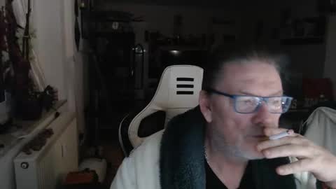 Snapshot of deinprinz2312 chatting on 12-22-25, 03:36 deinprinz2312 online show from 12-22-25, 03:36