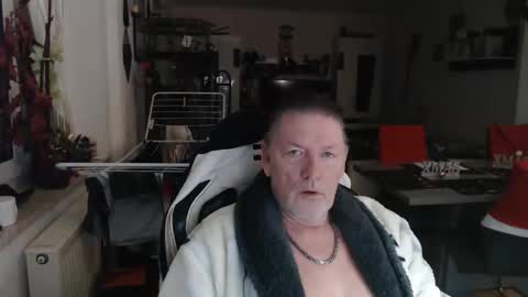 Snapshot of deinprinz2312 chatting on 01-13-26, 04:51 deinprinz2312 online show from 01-13-26, 04:51