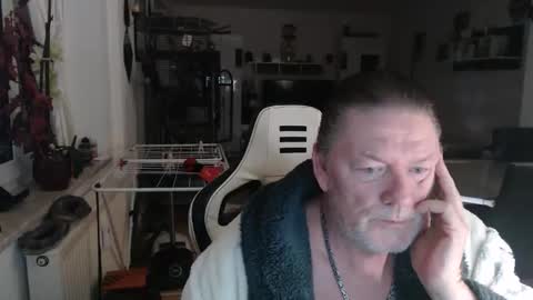 Snapshot of deinprinz2312 chatting on 01-17-26, 05:01 deinprinz2312 online show from 01-17-26, 05:01