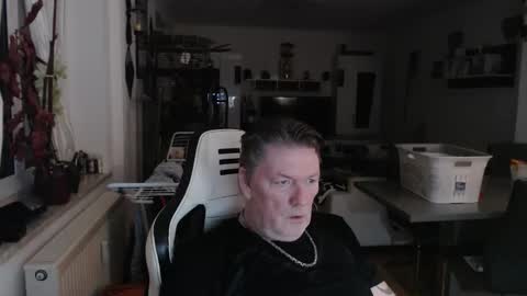 Snapshot of deinprinz2312 chatting on 02-01-26, 06:12 deinprinz2312 online show from 02-01-26, 06:12